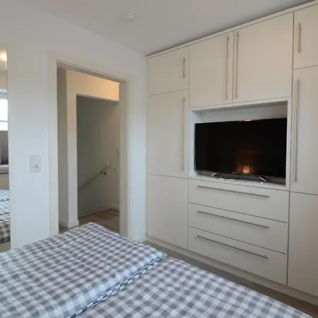 Ferienhaus Haus Katharina Links *